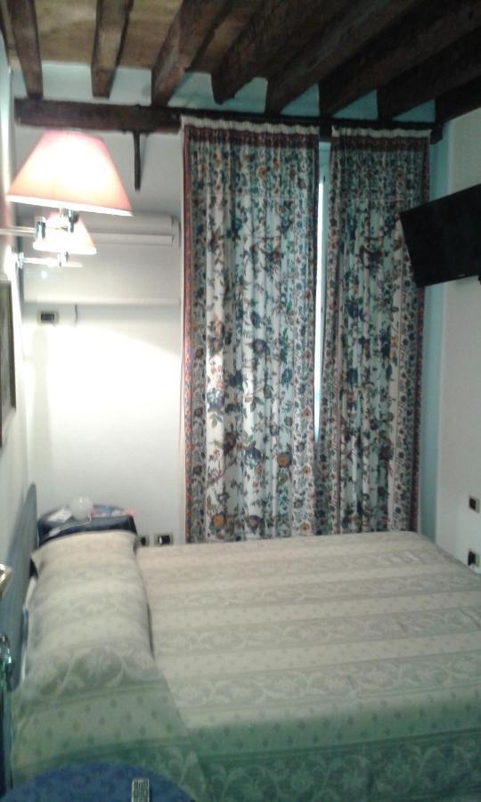 Affittacamere Bed And Breakfast San Lorenzo Genoa Exterior photo