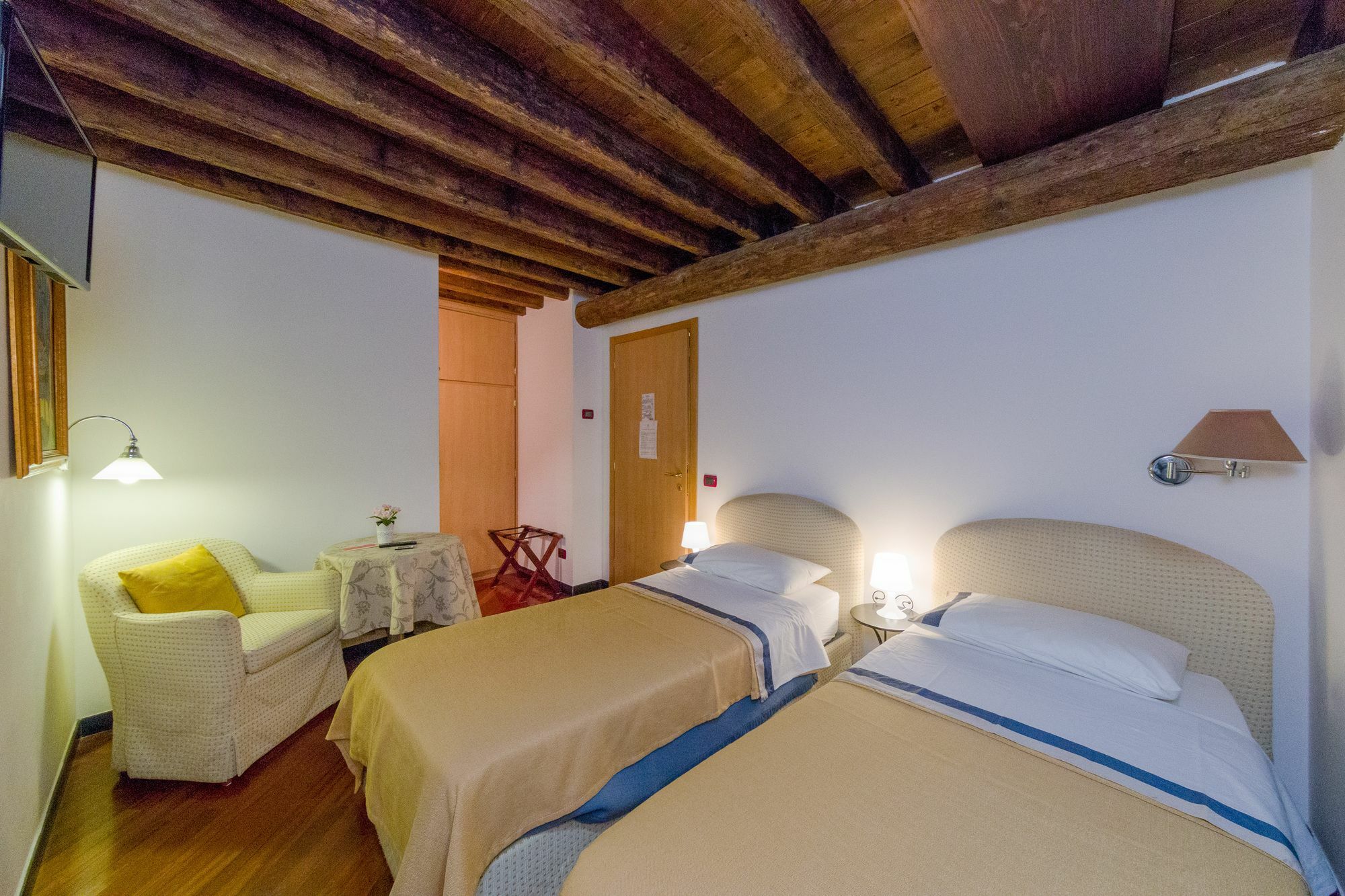 Affittacamere Bed And Breakfast San Lorenzo Genoa Exterior photo